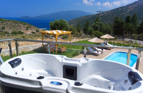 Aetos Villa | 𝐊efalonia 𝐇orizon 𝐕illa 2- Amazing sea & mountain view w/ private heated pool