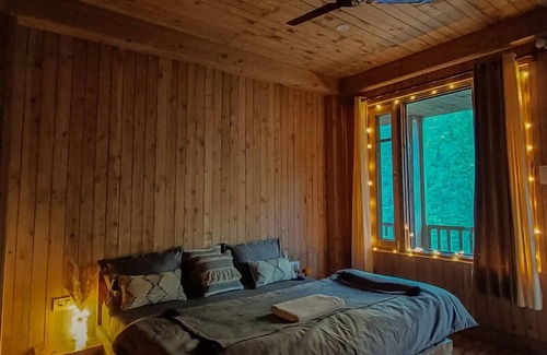 Banjar Cama Y Desayuno | Kefi Bakehouse & Stays Tirthan