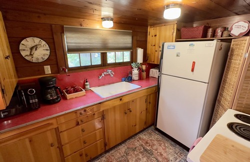 Castella Cabina | Kells Cabins, RiverCast & Upper Sac Shack together