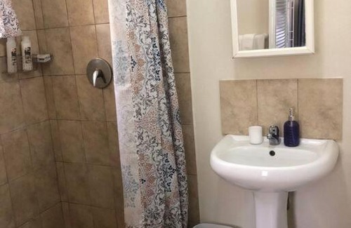 Four Roads Apartamento | Kelly's Studio Apartment - Rental near Airport, Amenities and Bus Route