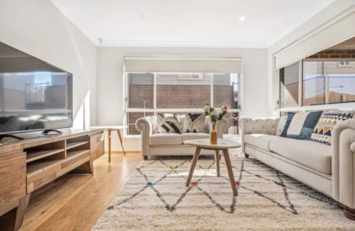 Kellyville Casa | Kellyvile/5室别墅/免费停车/近购物中心/聚会派对/带后院