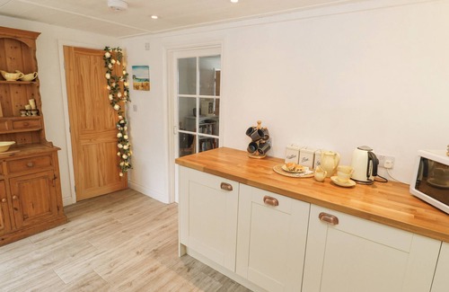 Portscatho Cabaña | KELSEY, family friendly, character holiday cottage in Portscatho