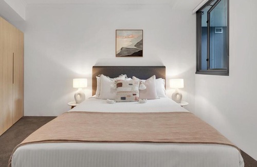 Kelvin Grove Apartamento | Kelvin Grove Sanctuary - 2BR 2BA w Private Balcony M13