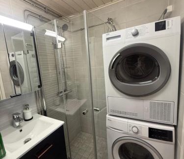 Kemi Apartamento | Kemi city ll, near snowcastle, premium 3 rooms, kitchen , glazed balcony FREE PARKING