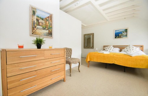 Kemptown Casa | Kemp Town Mews - Parking - by Brighton Holiday Lets