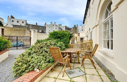 Kemptown Casa | Kemp Town Mews - Two Bedroom House, Sleeps 3