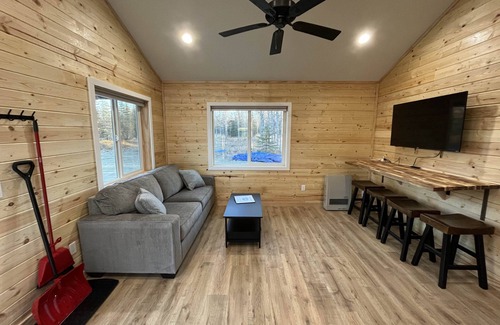Kalifornsky Cabina | Kenai Adventure Cabins Bear 2/1