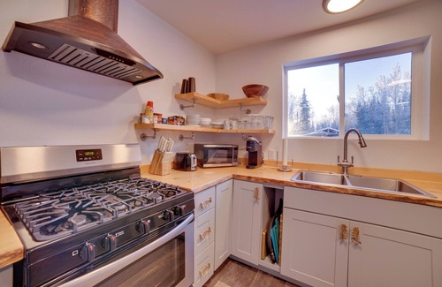 Sterling Cabina | Kenai River Retreat ~ 4 Mi to Morgan's Landing!