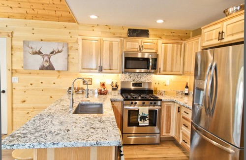 Soldotna Cabina | Kenai Riverfront Cabin, Private Fishing Platforms, Newly Remodeled
