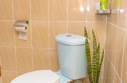 Nanyuki Apartamento | Kenai Stay, Secluded 1 bedroom with free parking