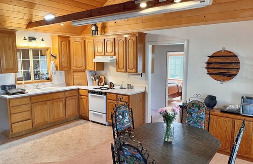 Inyokern Cabina | Cozy Bluebird Mountain Cabin by River & Trails - 2BDR and Cozy Perch Loft