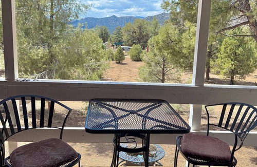 Inyokern Cabina | Cozy Bluebird Mountain Cabin by River & Trails - 2BDR and Cozy Perch Loft
