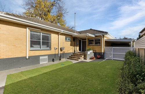 Kennington Casa | Kennington House, 3BR Home in Bendigo City
