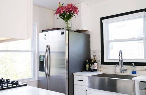 Kensington Casa | Kensington Home, 3 levels, 4 BR 4 BA, yard, Parking