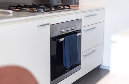 Kensington Apartamento | Kensington petite apartment w/direct street access