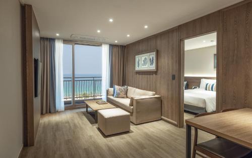 Toseong Complejo | Kensington Resort Seorak Beach