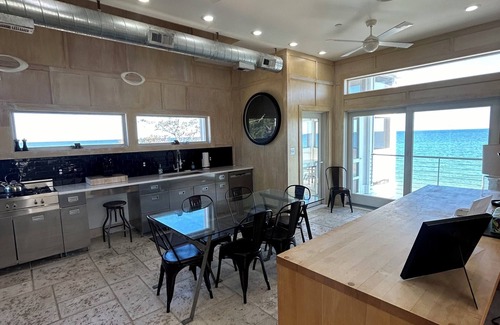 Point Lookout Casa | ¡Casa de playa moderna con impresionantes vistas panorámicas, cubiertas de varios niveles y hoguera!
