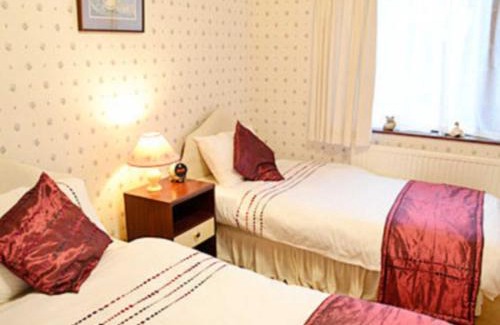 Kents Bank Casa | Kents Bank Holiday - Pet Friendly with Bay Views