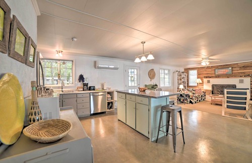 New Concord Cabina | Kentucky Lake Cabin w/ Private Dock + Fire Pit