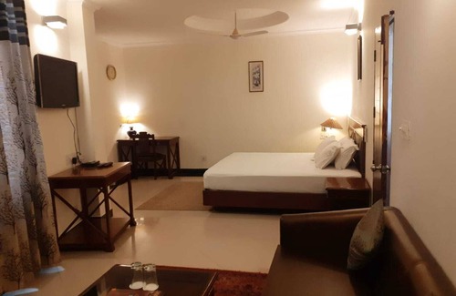 Kumarhatti Hotel | Kenwood Resort