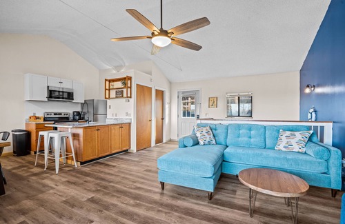 Seneca Cabina | Keowee Cove Dock & Lake Views!