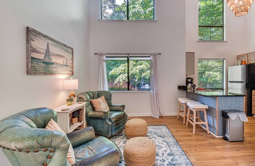 Salem Casa | Keowee Key Condo w/ Lake Access & Community Pools!