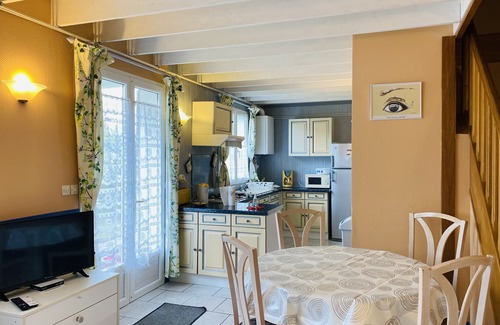 Cherrueix Cabaña | Gîte-Ker Gaston-Vista al Jardín-Familiar-Habitación con desagüe