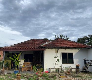 Hulu Selangor Casa | Kerlingfornia Pond View Homestay