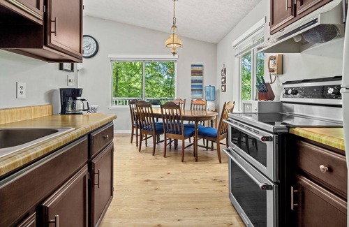 Merifield Acres Casa | Kerr Lake waterfront home w/dock, just off main channel, close to town!