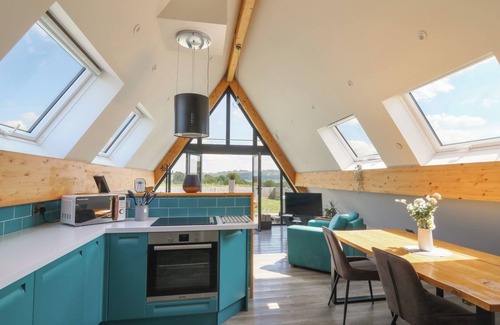 Llanyre Cabaña | KERRY HILL - THE SHEEPFOLD, pet friendly in Llandrindod Wells