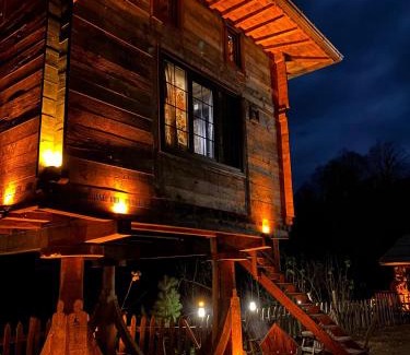 Ardesen Hotel | Kervan Konaklama