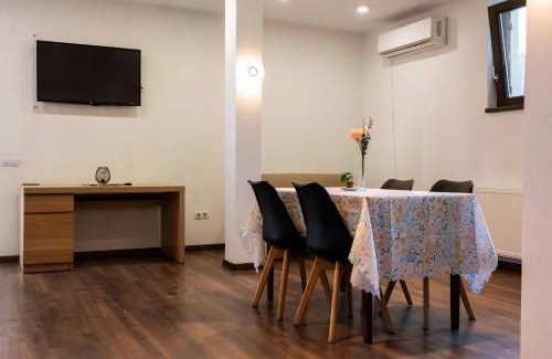Center Casa | Kesletz House