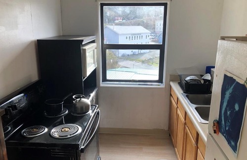 Ketchikan Apartamento | Ketchikan Condo with Fantastic View!