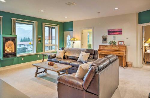 Ketchikan Casa | Ketchikan Home Bay Views, half Mi to Hiking Trails