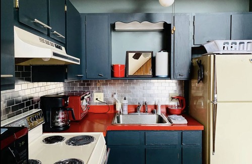 Bergton Chalet De Esquí | Ketchup and Mustard Mountain Chalet