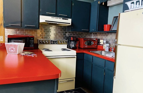 Bergton Chalet De Esquí | Ketchup and Mustard Mountain Chalet
