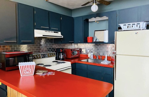Bergton Chalet De Esquí | Ketchup and Mustard Mountain Chalet