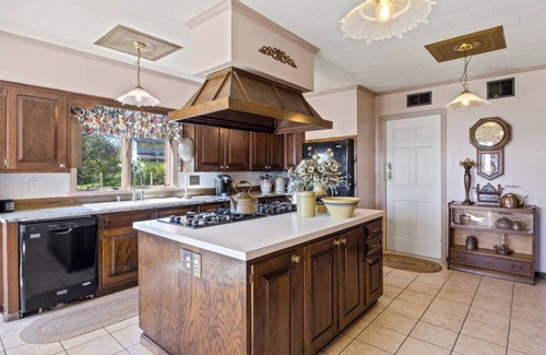 Penn Yan Casa | Keuka Cove House - Lake Views