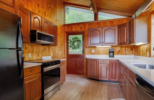 Town of Jerusalem Cabaña | Keuka Lake with a View: Best View on Keuka Lake!