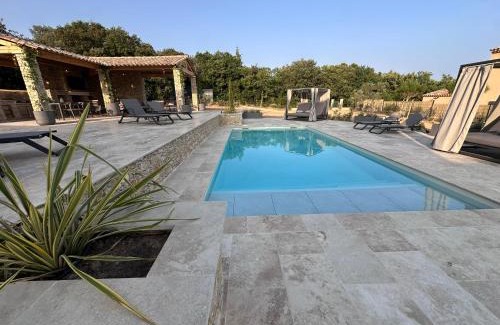 Saint-Saturnin-les-Apt Casa | Keur Bouyo Luxury Eclectic Retreat in Provence