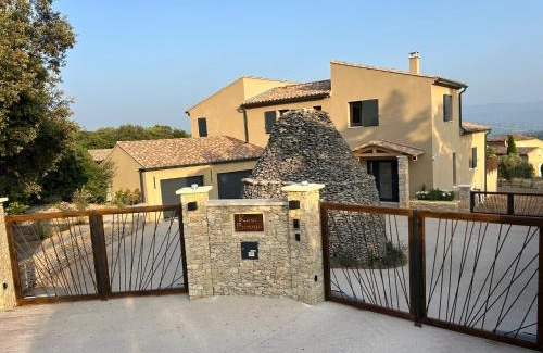 Saint-Saturnin-les-Apt Casa | Keur Bouyo Luxury Eclectic Retreat in Provence