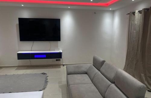 Nguekhokhe Villa | Keur Eldjena Villa 6 Chambre Wifi Tv UHD Piscine