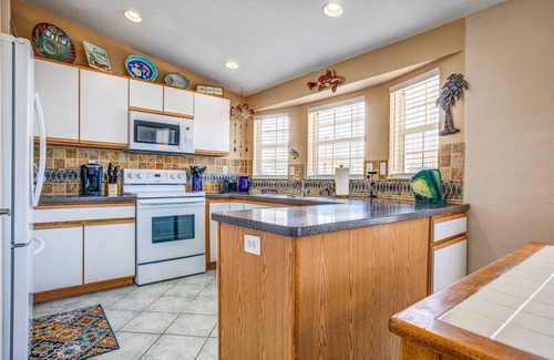 Breezeswept Beach Estates Casa | Key Blessing: Experience the Keys Life at This Charming 3BR Canal Front Home, Dockage & Dog-Friendly