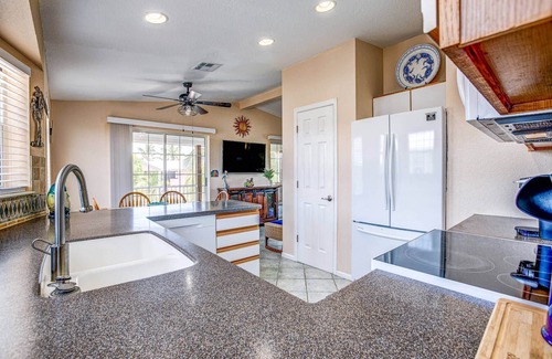 Breezeswept Beach Estates Casa | Key Blessing: Experience the Keys Life at This Charming 3BR Canal Front Home, Dockage & Dog-Friendly