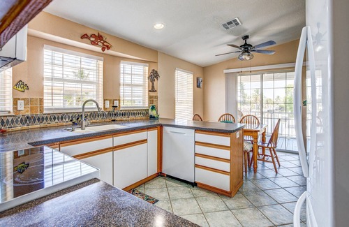 Breezeswept Beach Estates Casa | Key Blessing: Experience the Keys Life at This Charming 3BR Canal Front Home, Dockage & Dog-Friendly