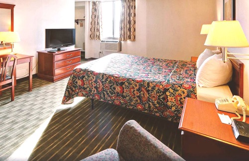 Roseville Casa | Key Inn Roseville - 1 King Bed Non-Smoking