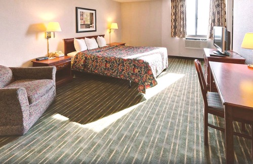 Roseville Casa | Key Inn Roseville - 1 Queen Bed Non-Smoking