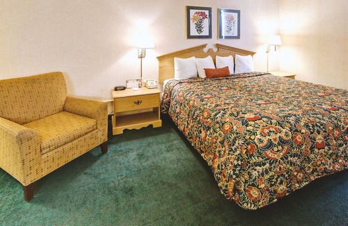Roseville Casa | Key Inn Roseville - 1 Queen Bed Smoking
