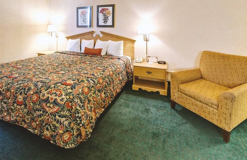 Roseville Casa | Key Inn Roseville - 1 Queen Bed Smoking