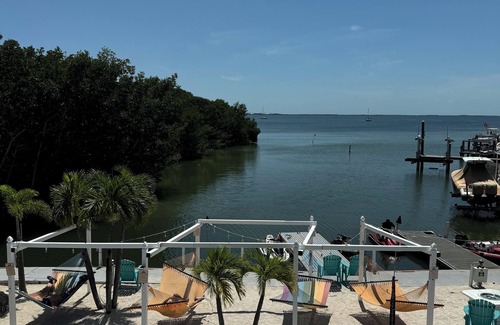 Key Largo Village Casa | Key Largo, Charming 2-bedroom RV in Calusa Campground